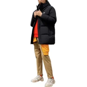 Chaqueta de plumón con capucha de longitud media y logotipo estampado «Multi-Color»